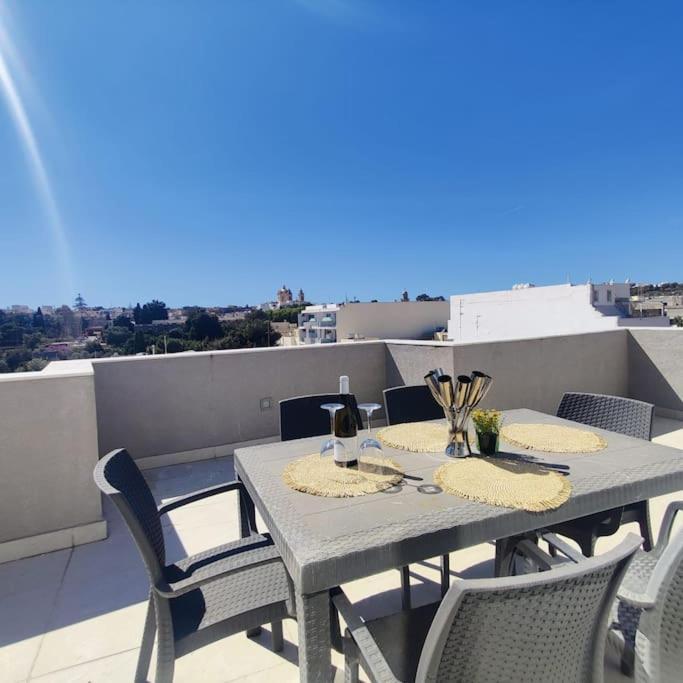 Cozy Penthouse In Central Malta Apartment Balzan ภายนอก รูปภาพ
